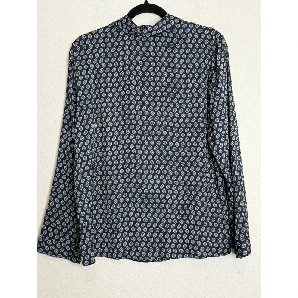 Something Navy 2 Piece Set Medallion Print Blouse and Shorts Navy Blue M